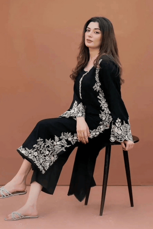 Black Eyed Embroidered 2pcs - UK